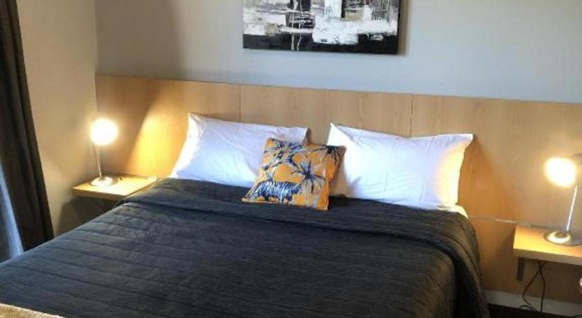 Motel Christchurch Motel 4*